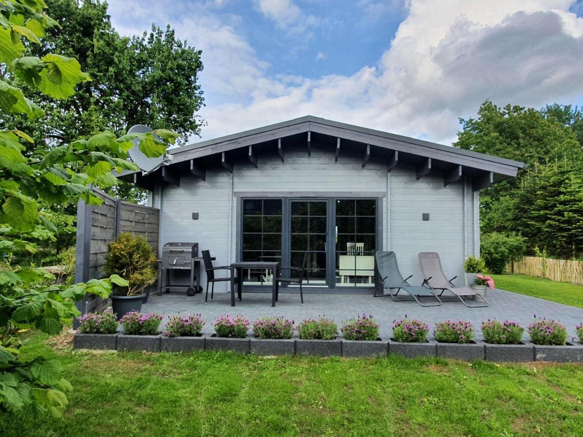 Martensrade Idyllisches-Blockbohlenhaus-Mit-Eigenem-Garten-Und-Sauna-Zum-Wohlfuehlen מראה חיצוני תמונה