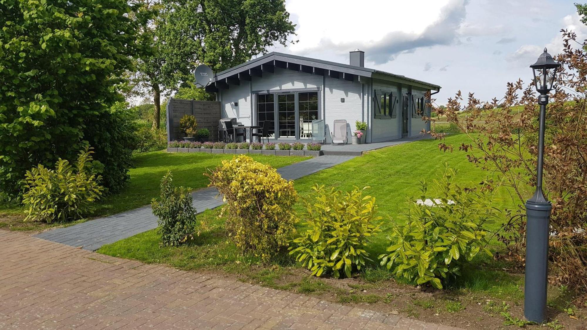 Martensrade Idyllisches-Blockbohlenhaus-Mit-Eigenem-Garten-Und-Sauna-Zum-Wohlfuehlen מראה חיצוני תמונה